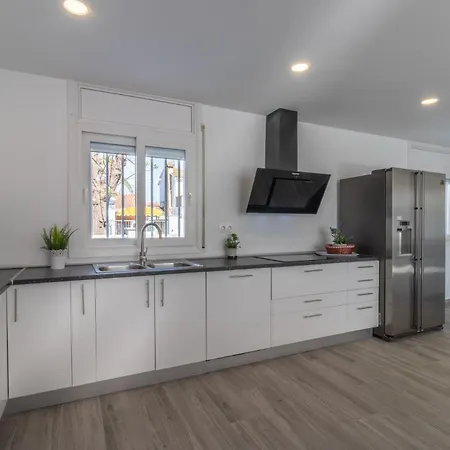 בית נופש Goldhome - Casa 4 Habitaciones, Piscina Privada Climatizada