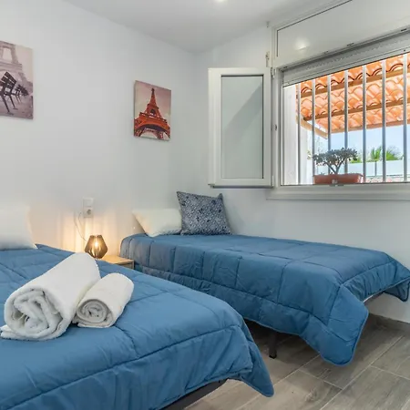 Goldhome - Casa 4 Habitaciones, Piscina Privada Climatizada