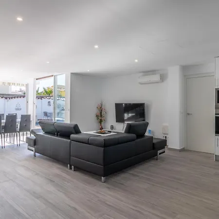 Goldhome - Casa 4 Habitaciones, Piscina Privada Climatizada