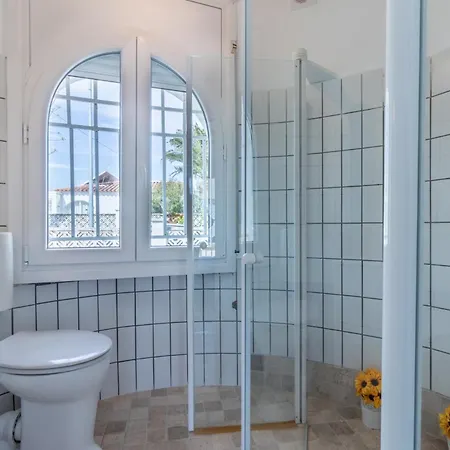 Goldhome - Casa 4 Habitaciones, Piscina Privada Climatizada