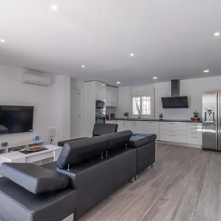 Goldhome - Casa 4 Habitaciones, Piscina Privada Climatizada Holiday home Empuriabrava