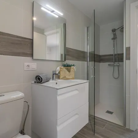 Goldhome - Casa 4 Habitaciones, Piscina Privada Climatizada *