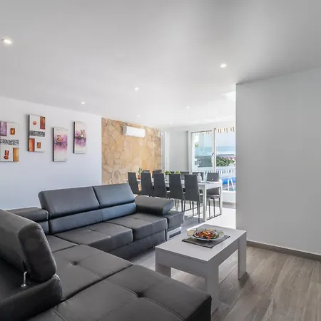Goldhome - Casa 4 Habitaciones, Piscina Privada Climatizada