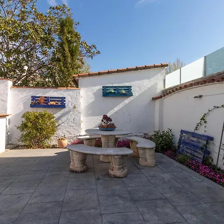 Holiday home Goldhome - Casa 4 Habitaciones, Piscina Privada Climatizada Empuriabrava